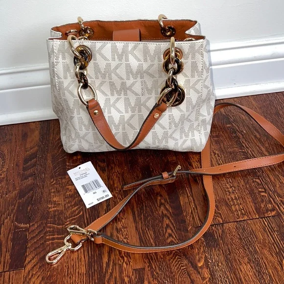 Michael Kors Cynthia Bag (Small) - Picture 4 of 17